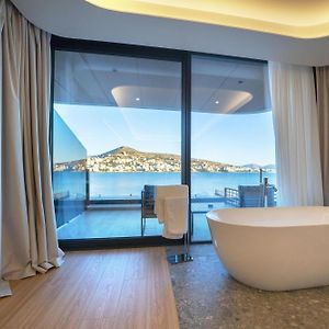 Yacht Premium Hotel